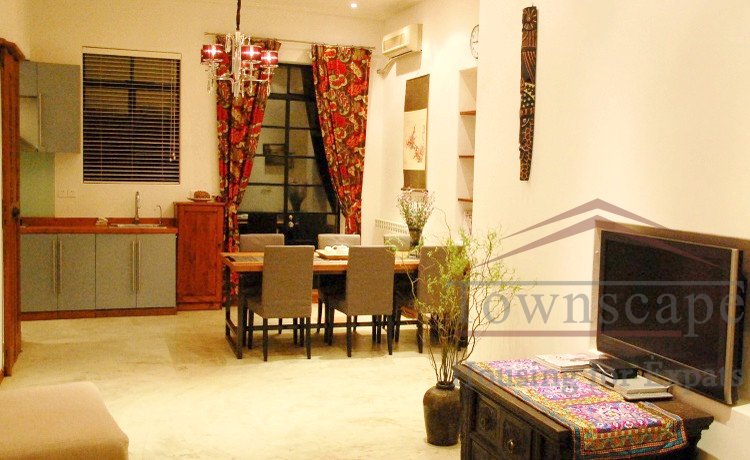  Excellent 2BR old apartment with private garden