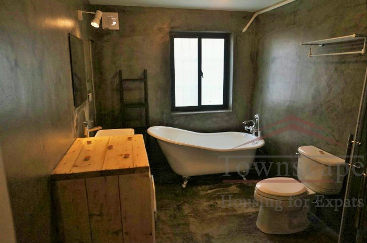 Shanghai lane house bathtub Style, function and location: 1br lane house with floor heating, FFC, L9