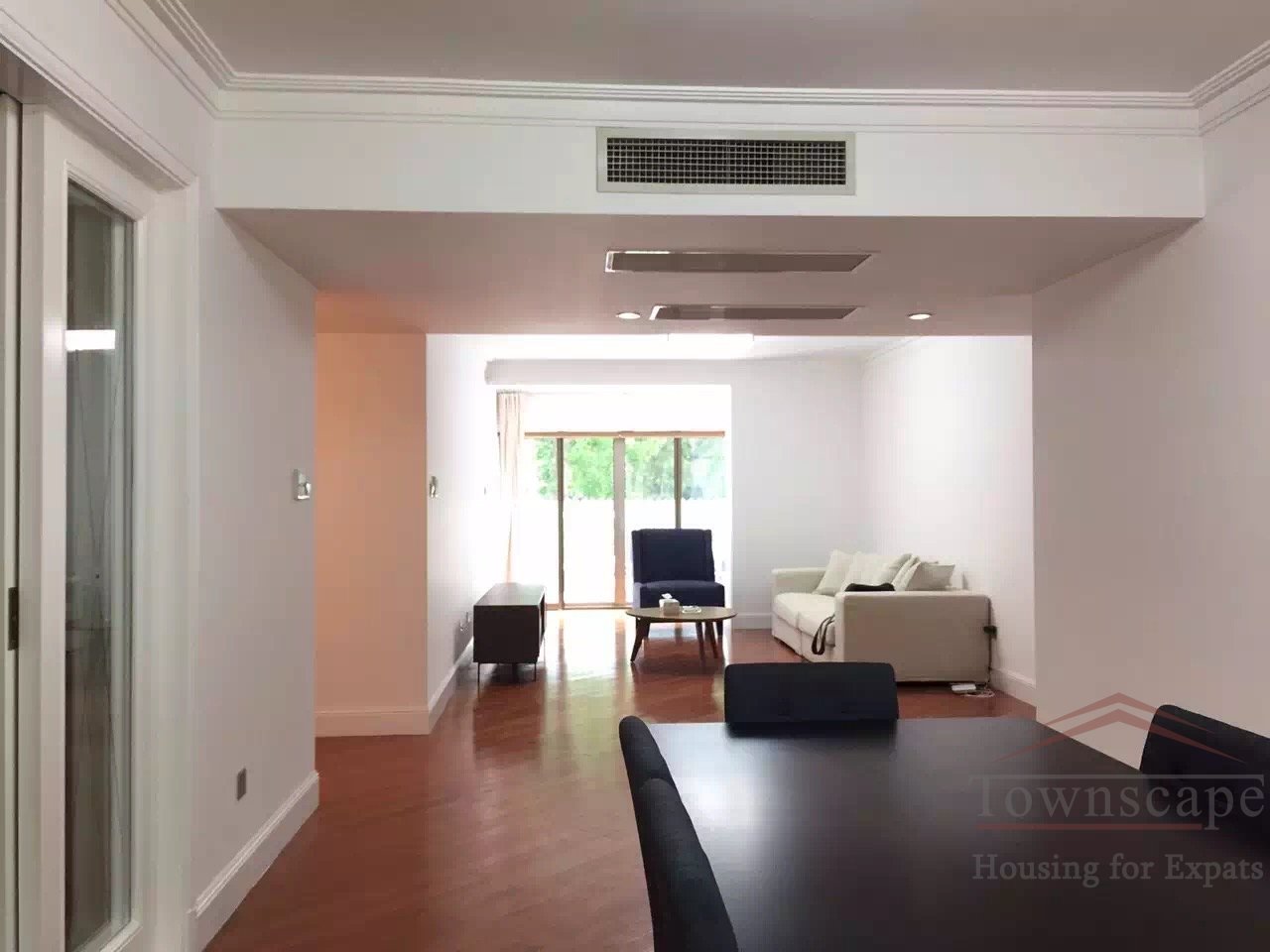  Luxurious 3BR Apartment for rent in Former French Concession