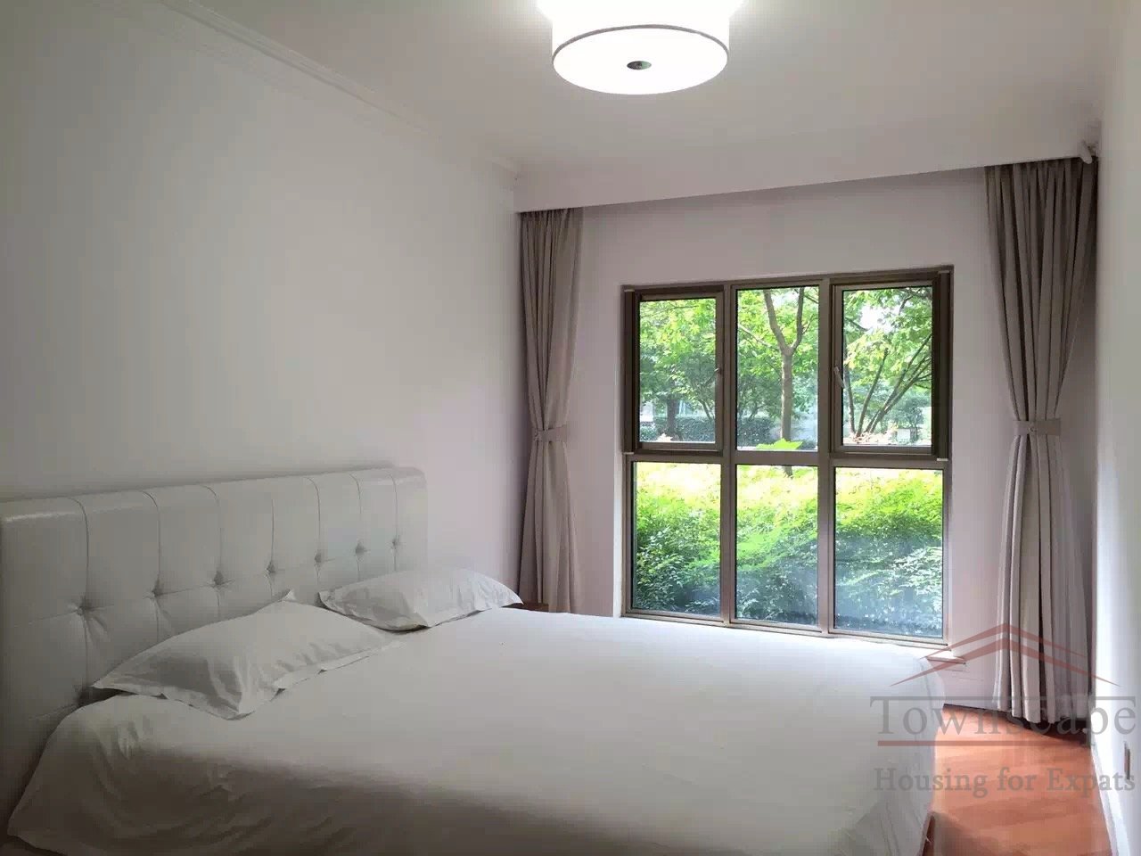  Luxurious 3BR Apartment for rent in Former French Concession