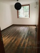 Jingan flat for rent Unfurnished 2 bed renovated apartment for rent w/garden