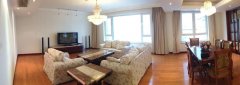 Shanghai luxury real estate Spacious Luxury Residence High Floor with River View in Lujiazui