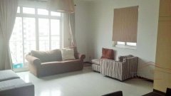 budget apartment in shanghai Well-priced 3BR Modern Apartment near Jiaotong University
