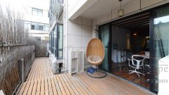 Shanghai apartment with terrace Apartment with home office: Ground-floor, 170sqm, 3BR @ West Fuxing Road