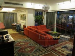 3br apartment in huangpu Spacious apartment with great kitchen in Zixun Courtyard on Julu Road
