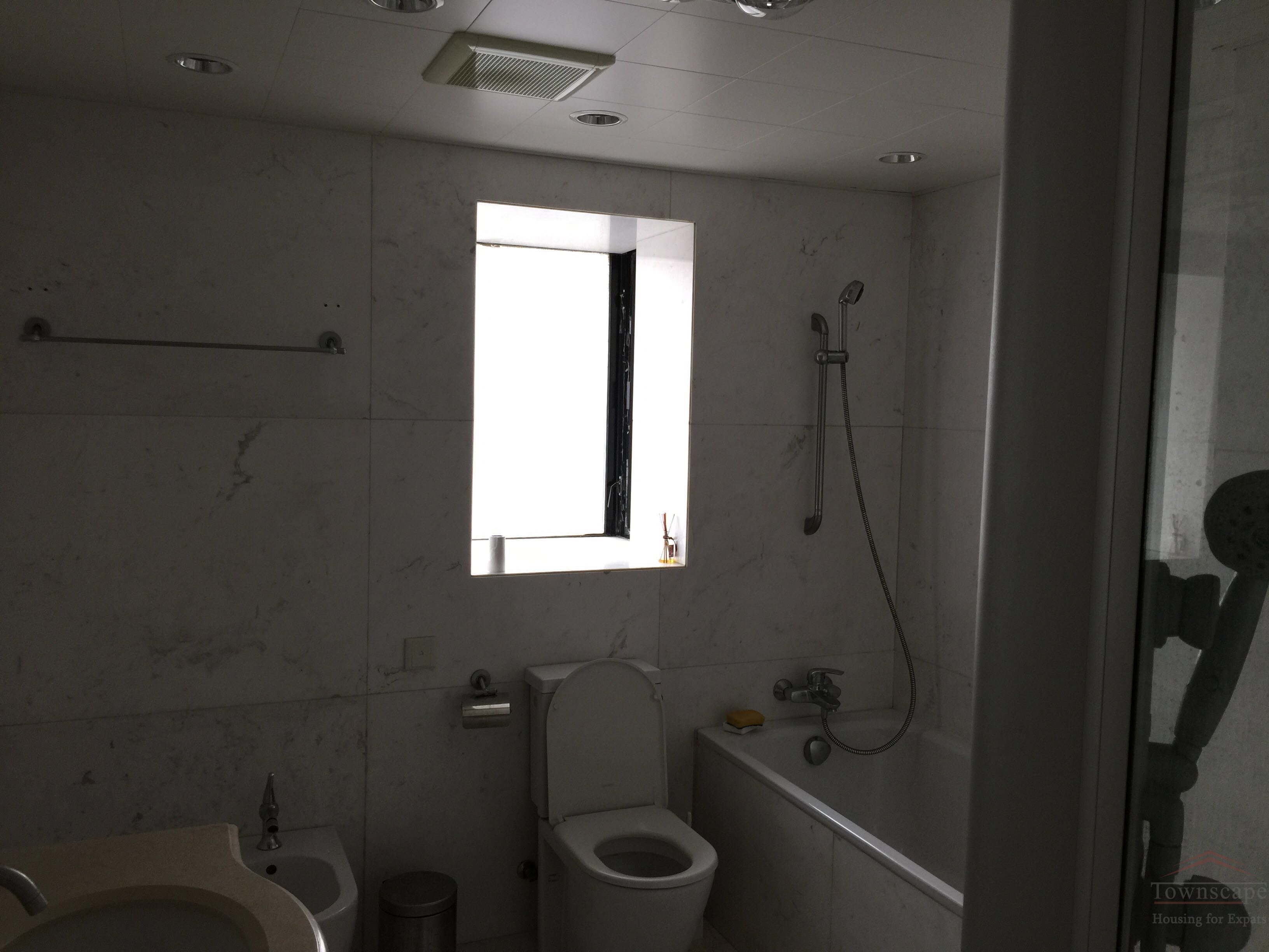 clove apartment rentals availability Spacious, modern 2BR Apartment with balcony on Huashan Road