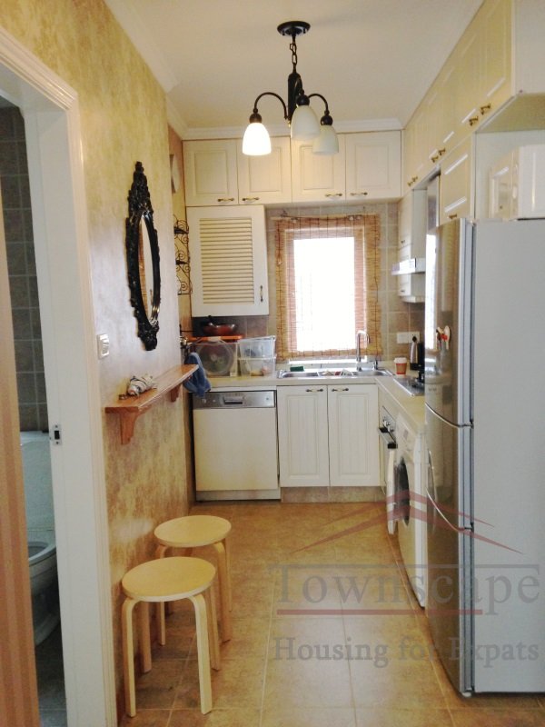 good flat in shanghai for rent Lane House Apt w/ good kitchen at Jiaotong Uni, Metro Line 10 & 11