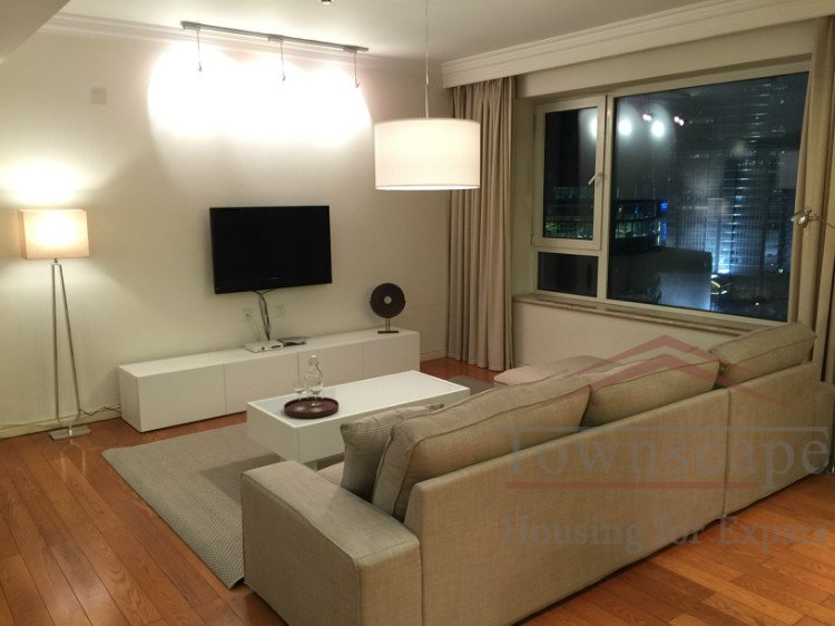 shanghai luxury rentals Modern, luxurious apartment in Skyline Mansion, Lujiazui