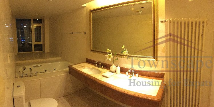 shanghai apartment with jacuzzi Modern, luxurious apartment in Skyline Mansion, Lujiazui