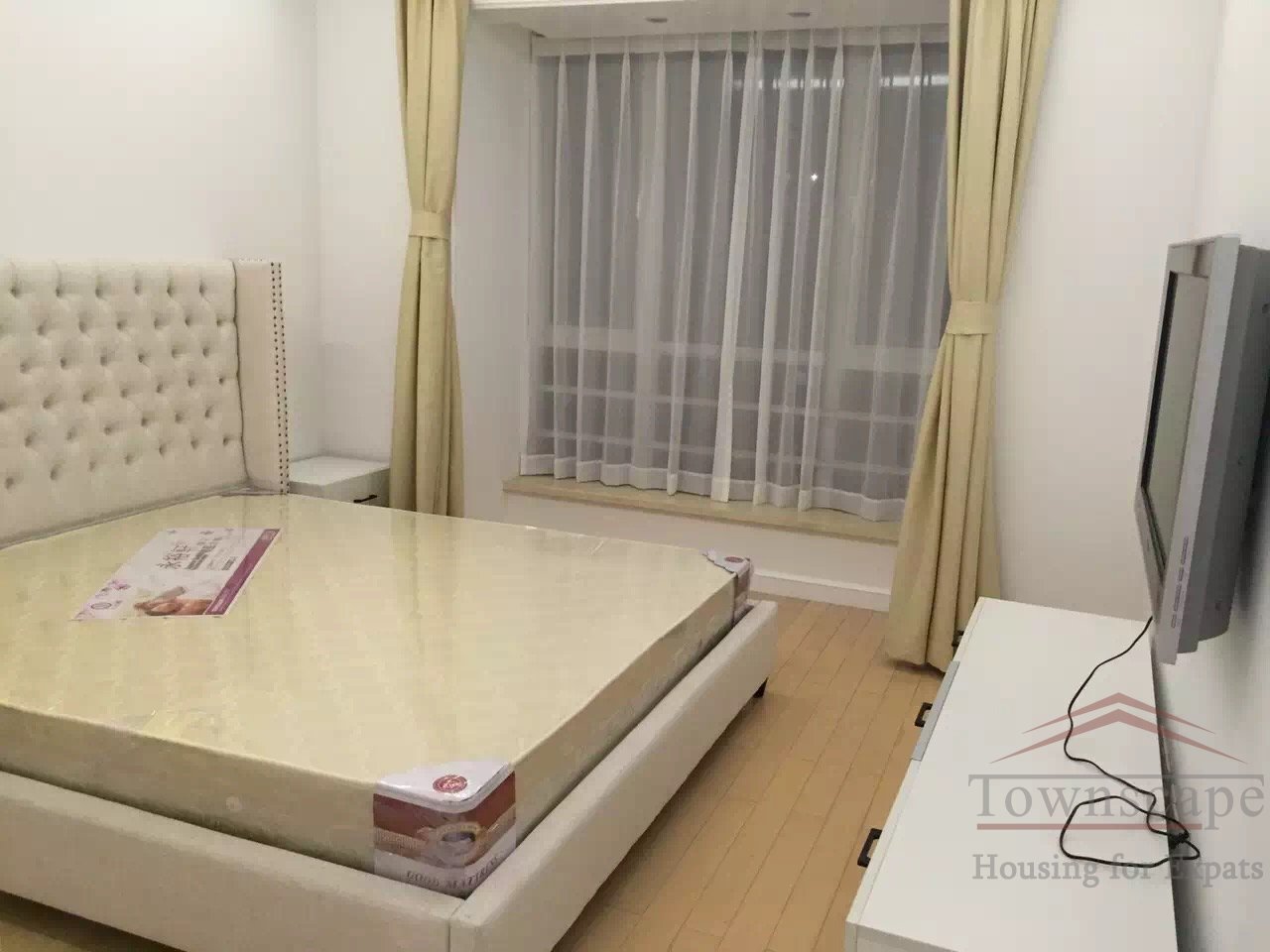Changning family apartment Clean 4BR Family Apartment Apt in Oasis Riviera @Weining Road Metro, Changning