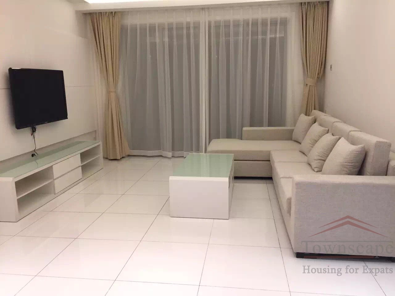 4br apartment for rent in shanghai Clean 4BR Family Apartment Apt in Oasis Riviera @Weining Road Metro, Changning