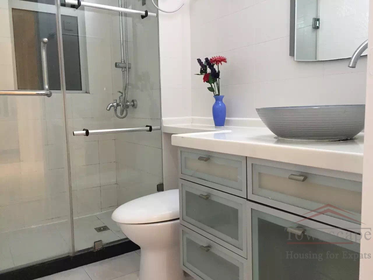 modern apartment for expat family in shanghai Clean 4BR Family Apartment Apt in Oasis Riviera @Weining Road Metro, Changning