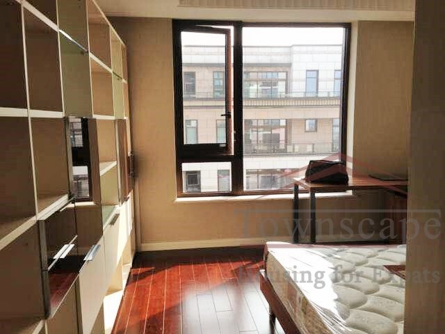 family apartment near puxi school High quality 4br apartment, away from the hustle and bustle in Qingpu