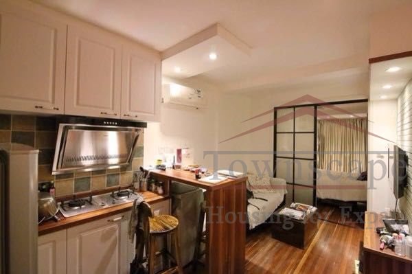 shanghai apartment for rent Renovated 1BR Old Apartment for rent near Changshu Rd Metro (L1,L7)