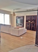  Spacious 1+2BR Apartment with sunroon and 2 balconies next to Tianzifang