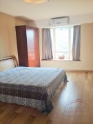  Spacious 1+2BR Apartment with sunroon and 2 balconies next to Tianzifang