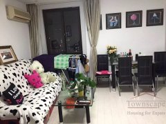 Shanghai apartment for rent Great Value: Homey high-floor 2 bedroom apartment for Rent in Lujiazui