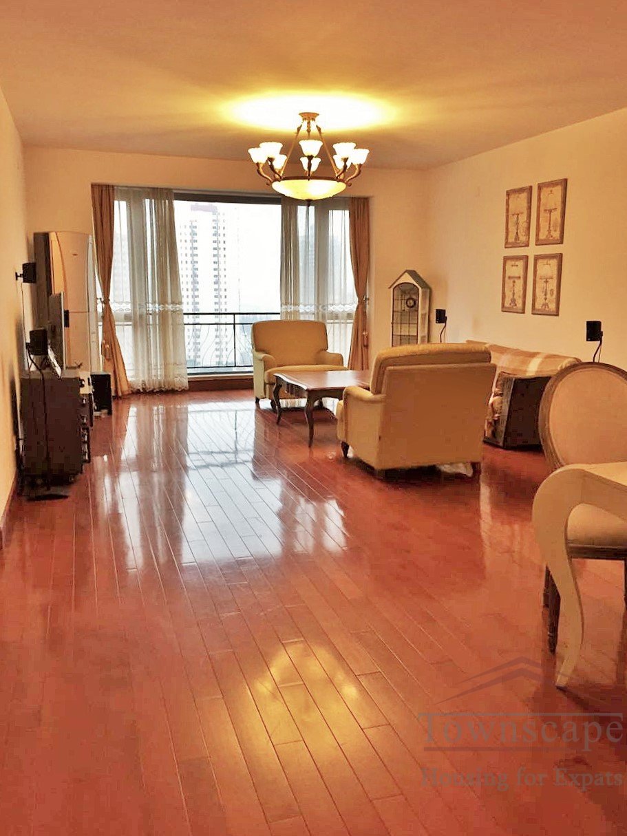  Well priced 3BR Apartment in the Summit on Anfu Road / Wulumuqi Rd