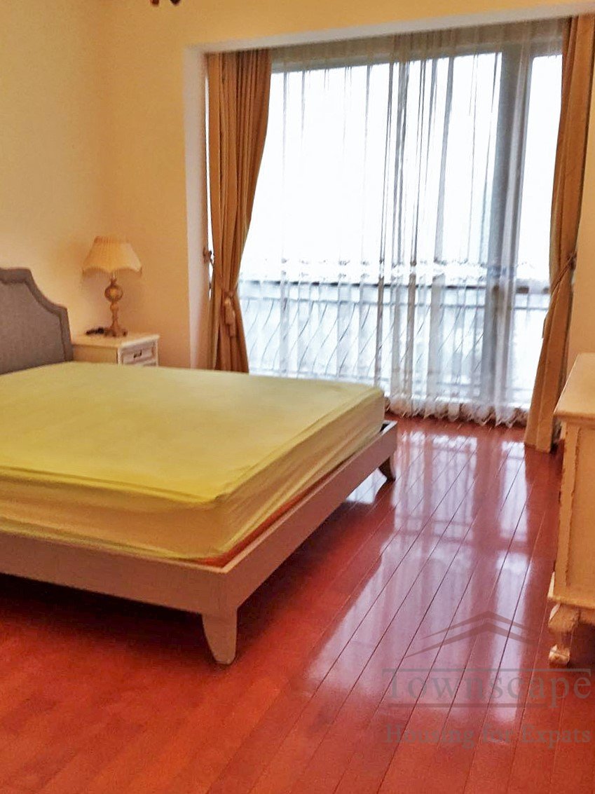  Well priced 3BR Apartment in the Summit on Anfu Road / Wulumuqi Rd