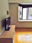  Bright and spacious 3br apartment with big balcony near Hengshan Road