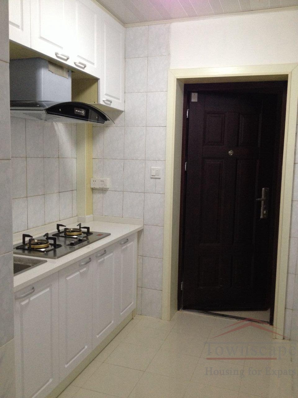  Renovated 1BR Apartment for rent nr East Nanjing Road