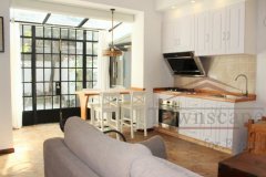  2BR Lane House with 150m² garden for rent nr Jiangsu Rd Metro station