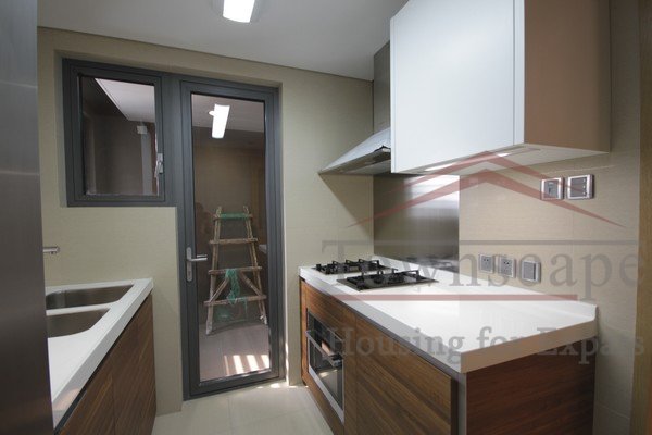 Unfurnished Luxury Apartment in Sinan Mansions, parking included