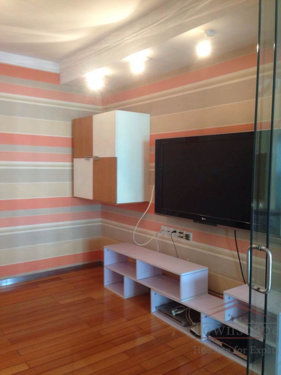  3BR 167sqm Apt at Jiashan Road Metro (Line 9 and 12)