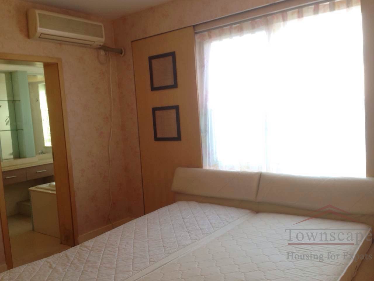  3BR 167sqm Apt at Jiashan Road Metro (Line 9 and 12)