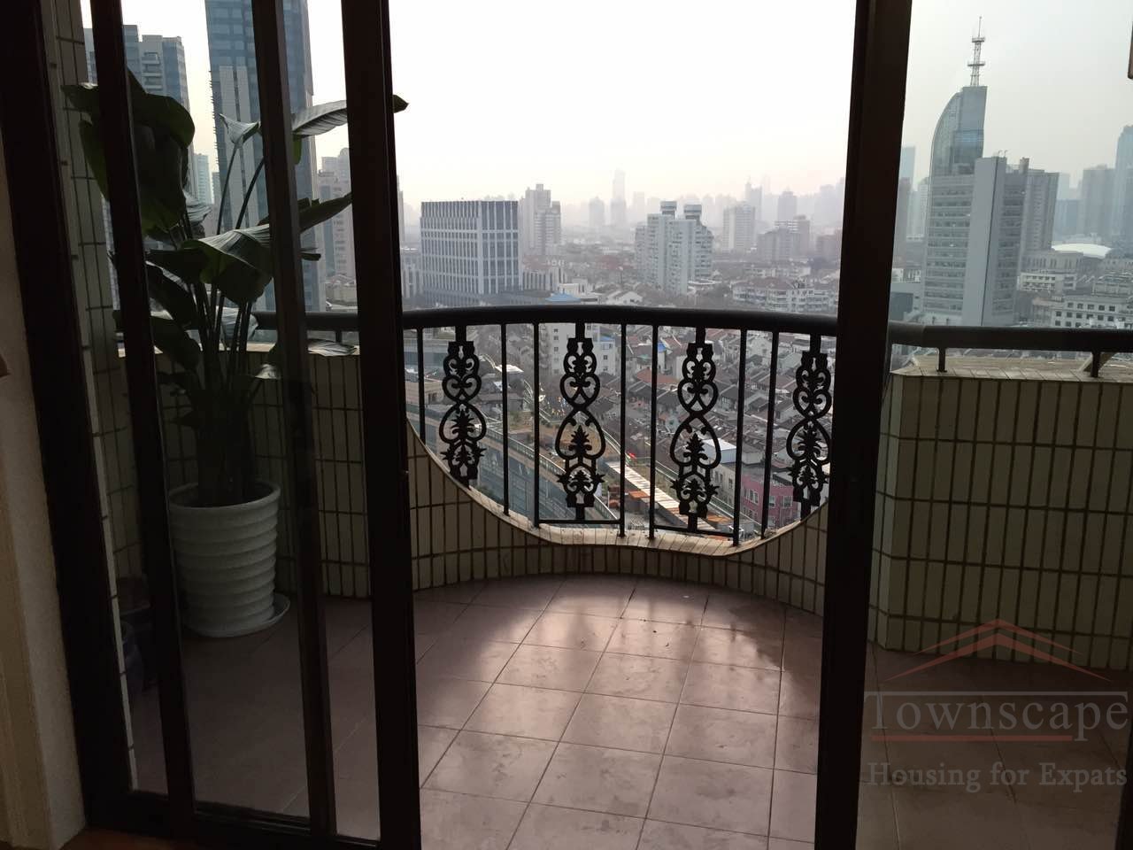  High-floor 2BR Apartment w/ balcony besides Dapuqiao