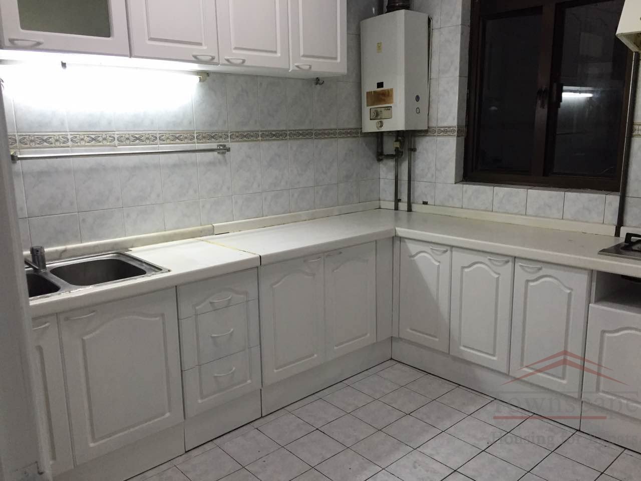  High-floor 2BR Apartment w/ balcony besides Dapuqiao