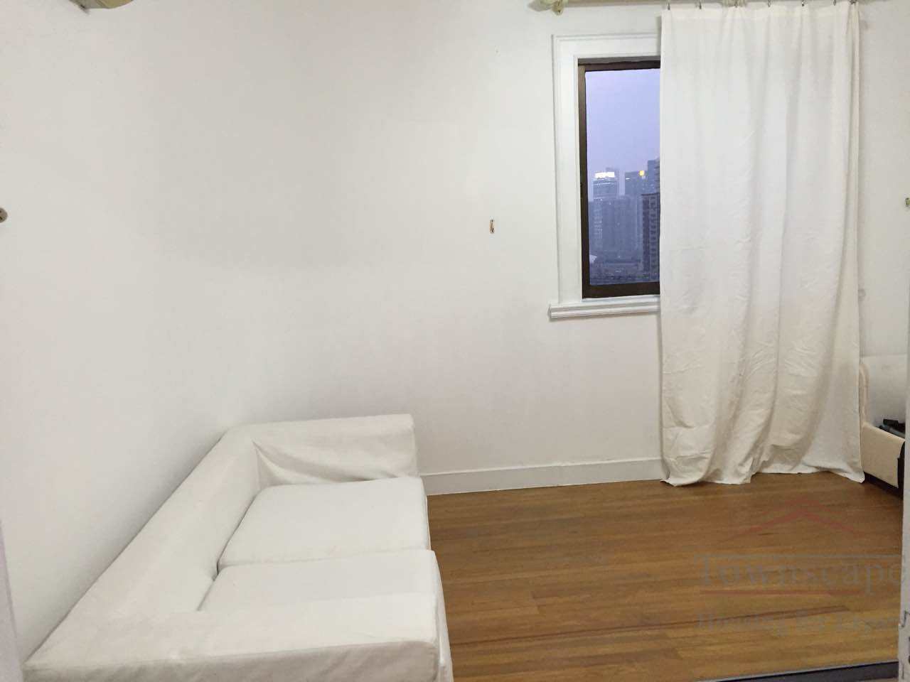  High-floor 2BR Apartment w/ balcony besides Dapuqiao