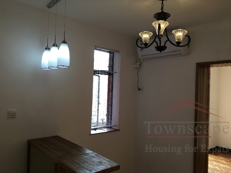  Renovated 1BR Apartment nr Xujiahui Park + Zhaojiabang Rd