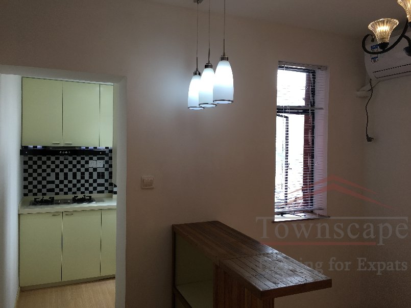  Renovated 1BR Apartment nr Xujiahui Park + Zhaojiabang Rd