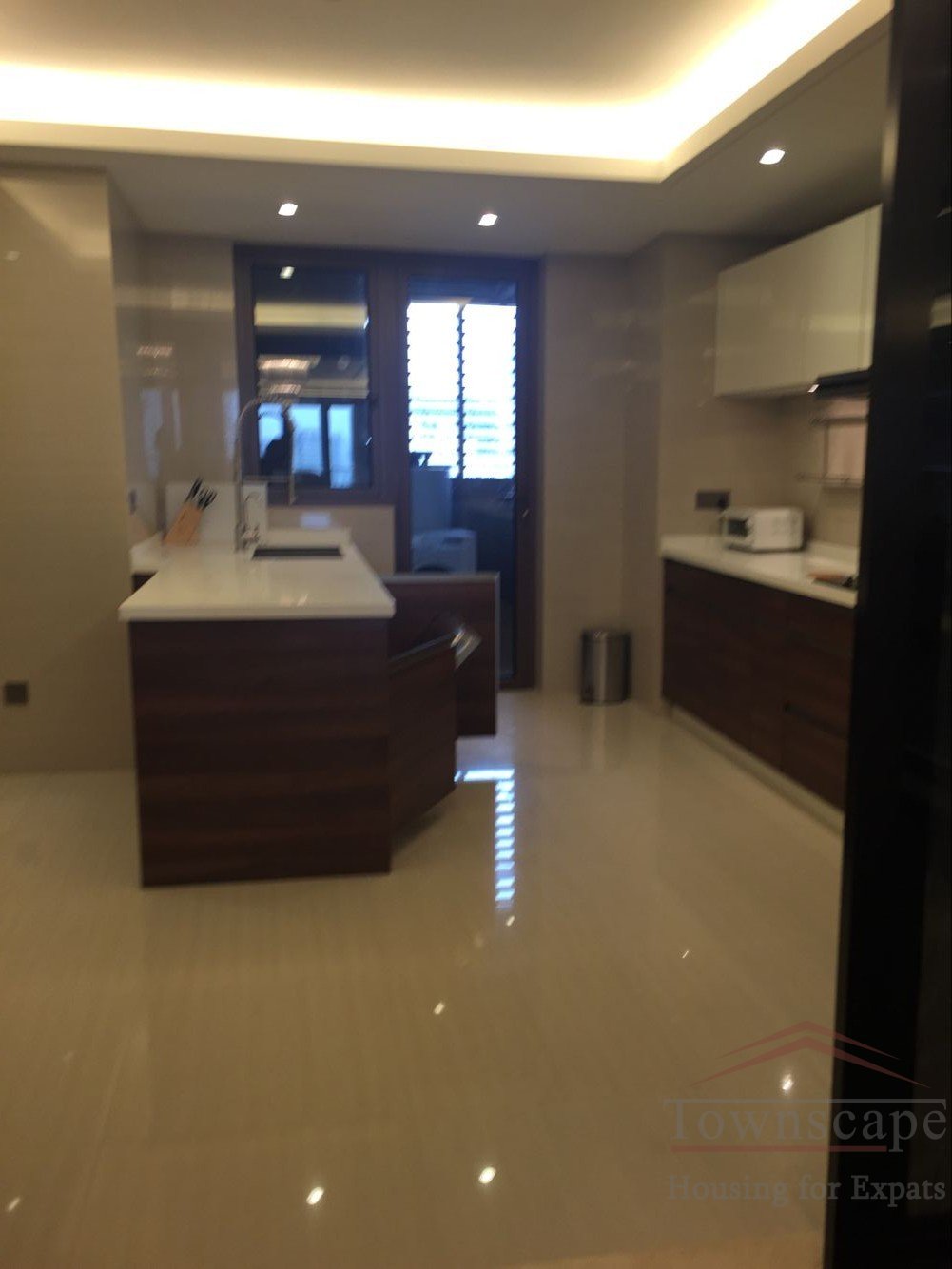 serviced apartment jingan Premium quality 3BR serviced apartment nr Jing