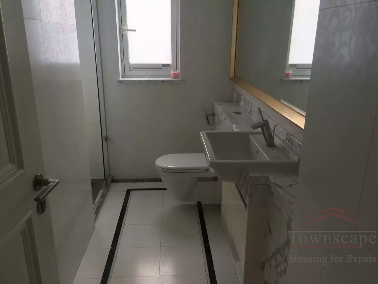 Luxury 3br apartment shanghai Luxury 3BR Apartment for Rent at City Castle, Jing