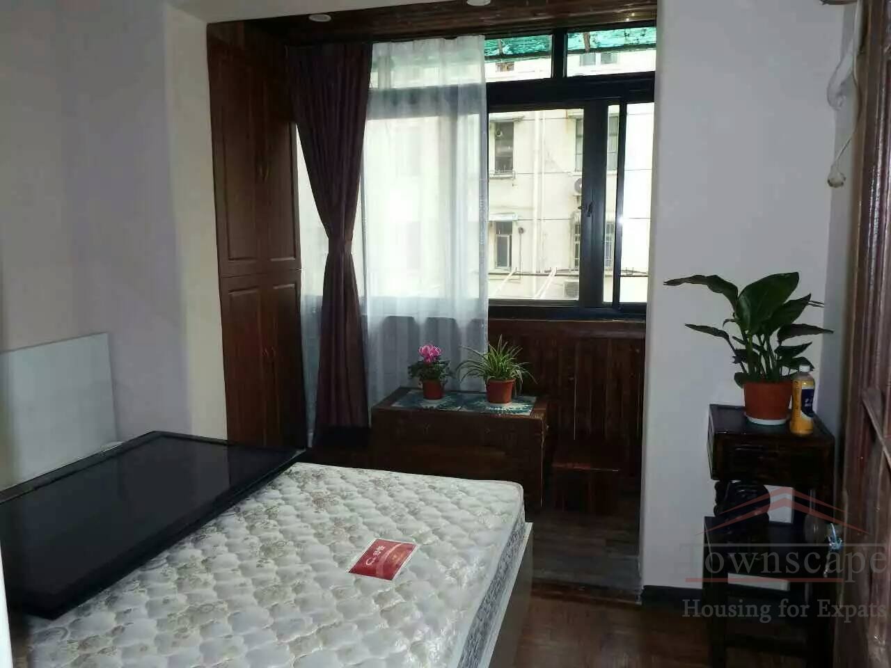 shanghai 2br lane house Comfy 2BR Old House Apartment for rent on Jianguo Rd nr Metro 9 & 12