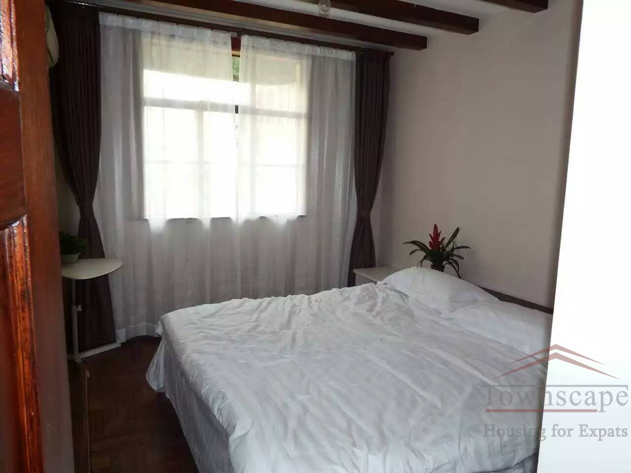 French concession 2br lane house Comfy 2BR Old House Apartment for rent on Jianguo Rd nr Metro 9 & 12