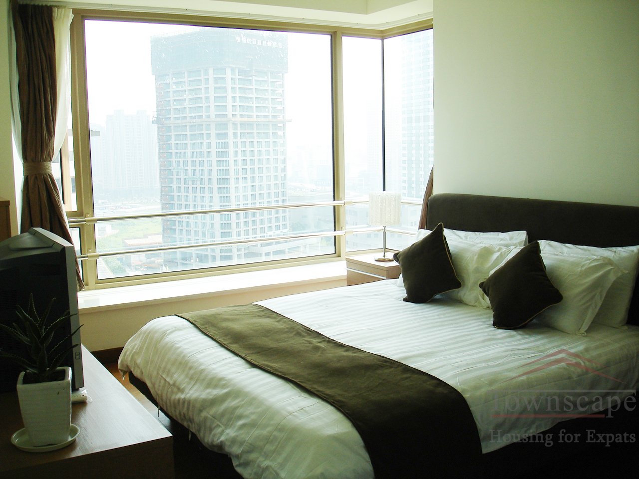 shanghai 3br apartment for rent Modern 3BR Apartment in Pudong, next to Century Park