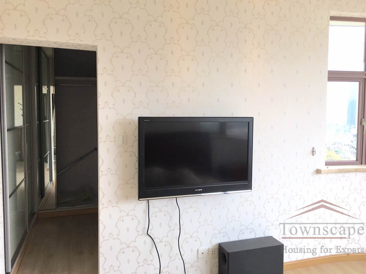 Shanghai apartment for rent Spacious 4br family apartment in Gubei