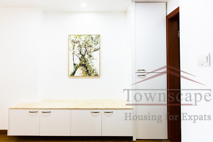 New Westgate Garden Shanghai apartments Bright and modern 3BR Apartment for rent at Laoximen (Metro 8&10)