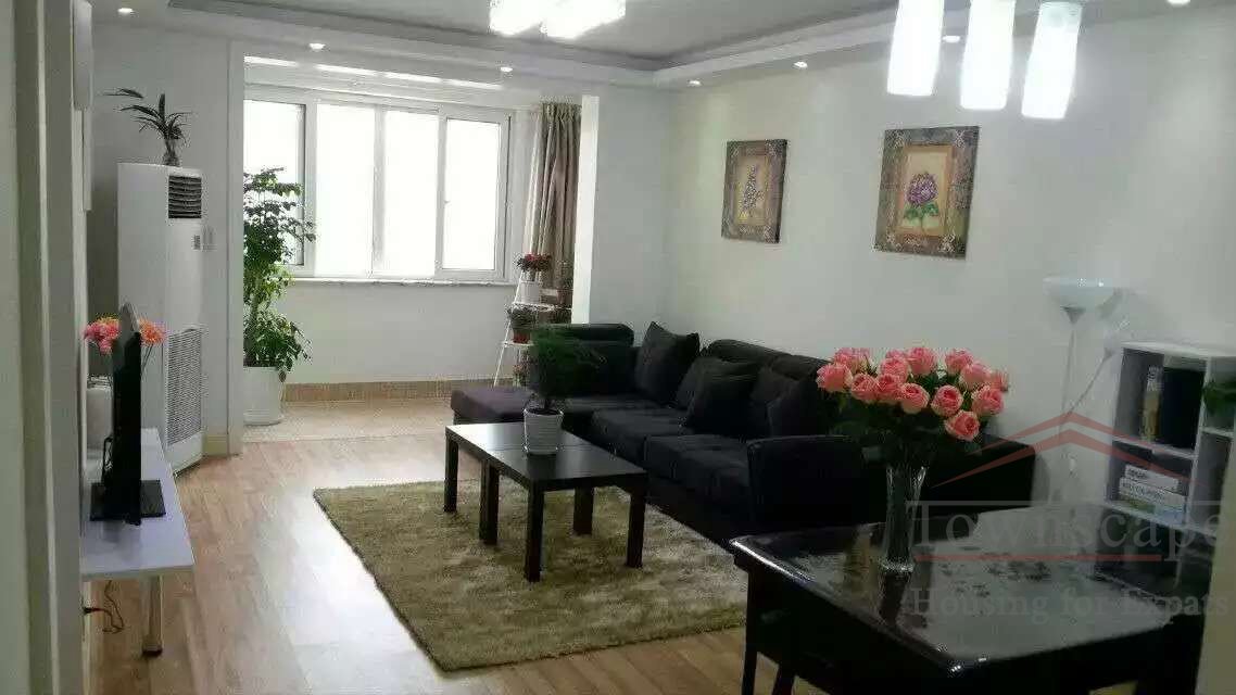 Shanghai apartment rentals 3BR Apartment for rent in Xuhui between Indoor Stadium and Xujiahui