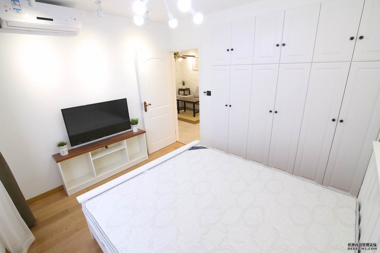 rent apartment in Shanghai Bright renovated 3BR Apartment nr Xujiahui Park