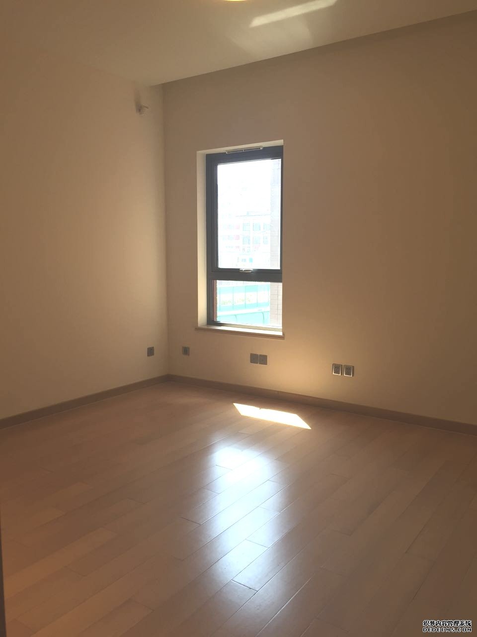  Unfurnished 3BR Apartment in Sinan Mansions