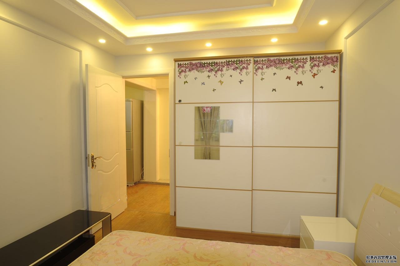 shanghai flat rentals Renovated 2BR Apartment for rent on Maoming Rd nr iapm