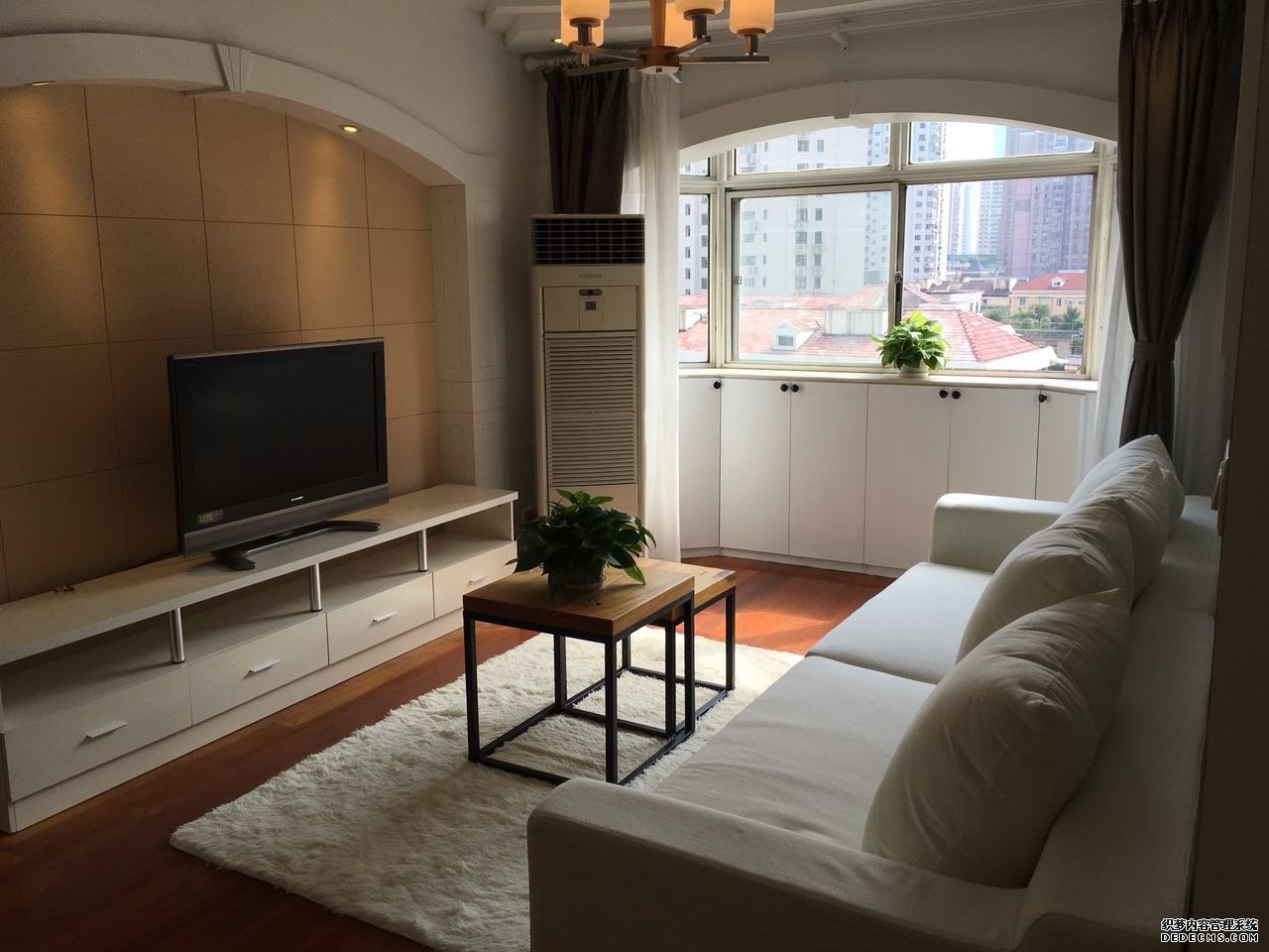 Shanghai cheap apartment Well-priced 3BR Apt in Jingan, 500m to Line 7