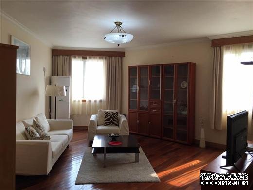  Comfortable 1.5BR Apartment for Rent in Xuhui