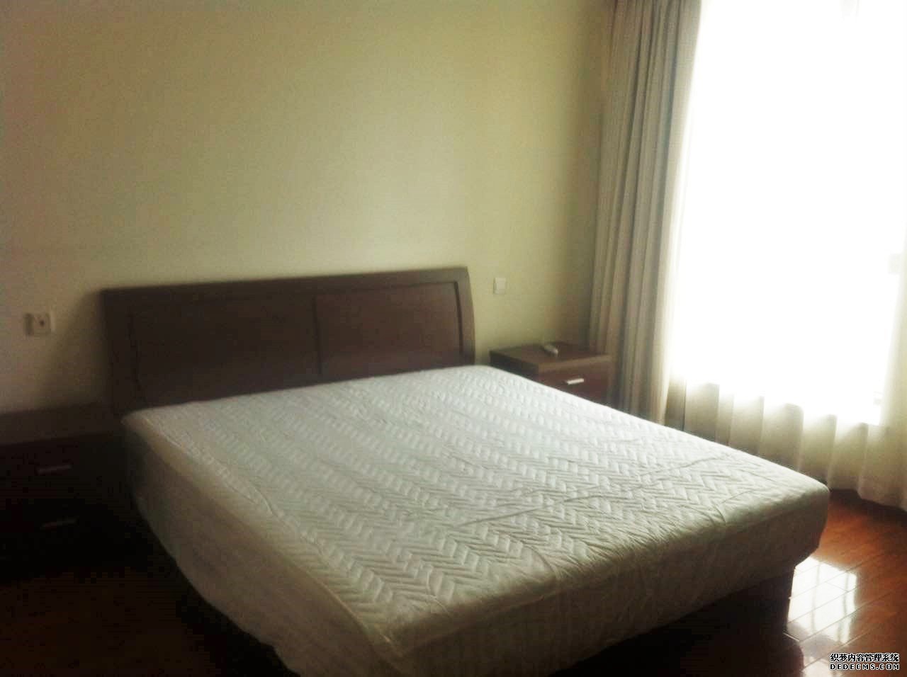  4BR Family Apartment in Yanlord Riviera (Changning)