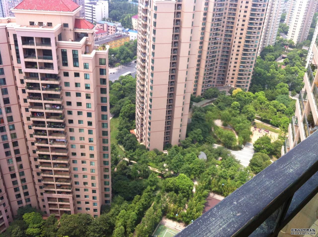  4BR Family Apartment in Yanlord Riviera (Changning)