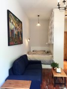  Renovated, sunny studio apartment near Tianzifang